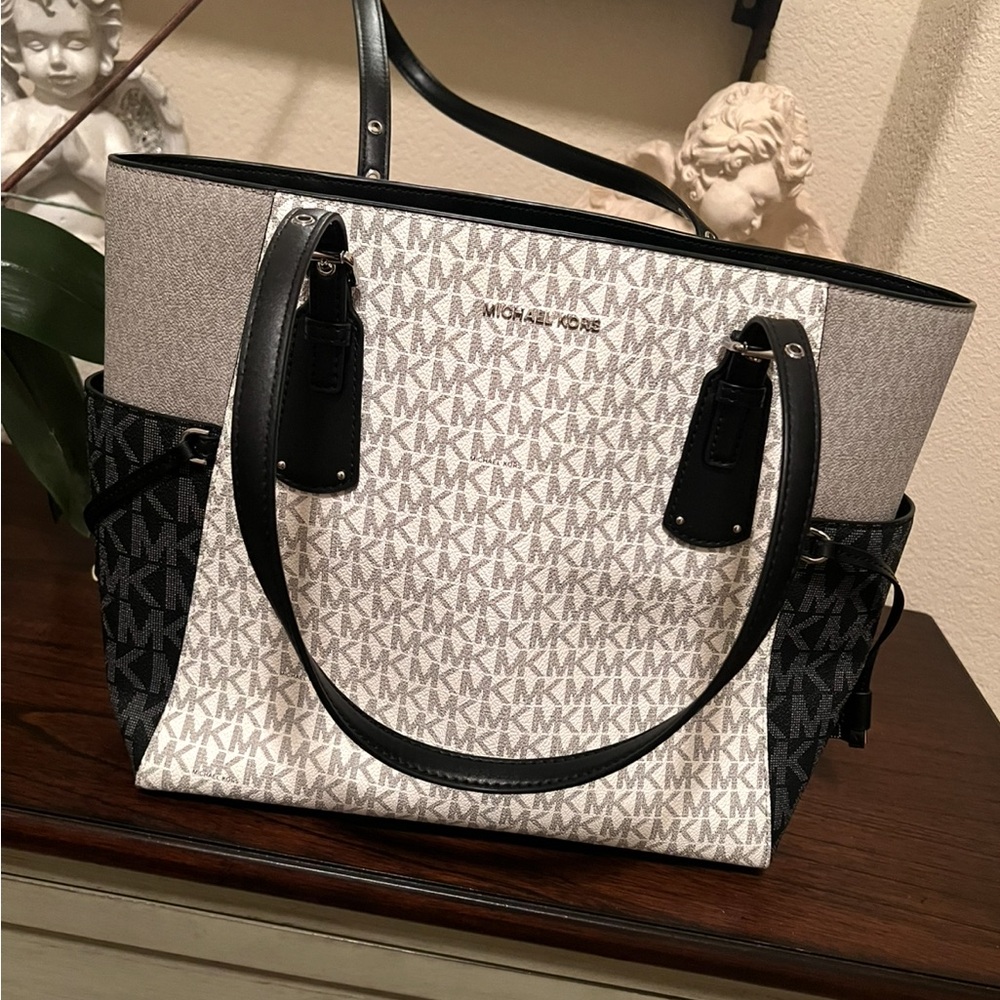 Michael Kors Black and White Tote Bag